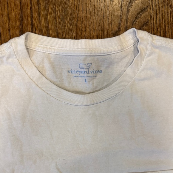 Vineyard Vines Men's Cream Short Sleeve Tee - Picture 2 of 4